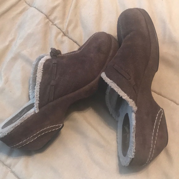 White Mountain Wedge Mules - Picture 3 of 8